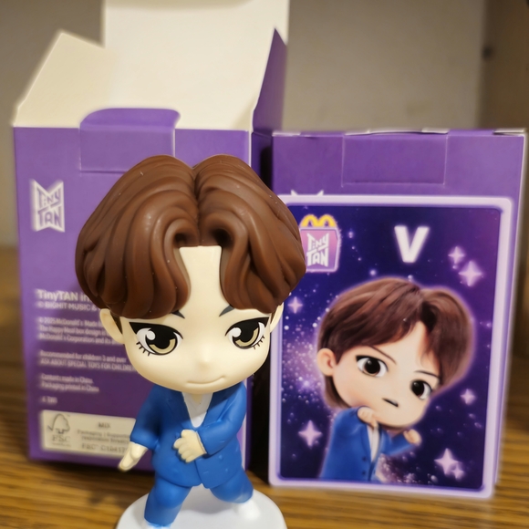 V TINYTAN x McDonald's - Picture 1 of 2